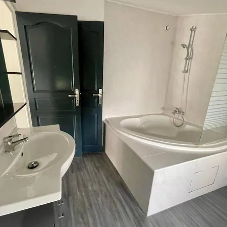 Apartament Au Calme - Maison Duplex Parking *
